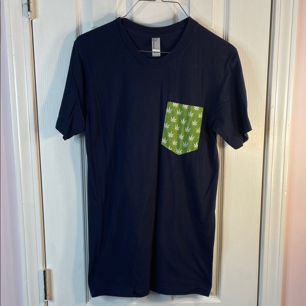 Gardeners T-Shirt Navy Blue with Green Leaf Pocket Unisex Size Small